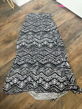 Forever 21 Black and White Tribal Maxi Skirt